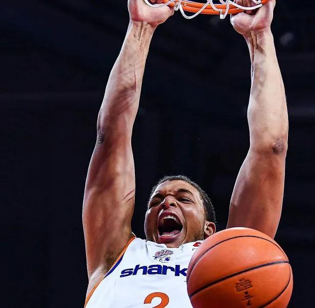 PG电子中国-首节20分+全场36分！35岁弗格加盟即巅峰，上海捡到CBA最强“定海神针”